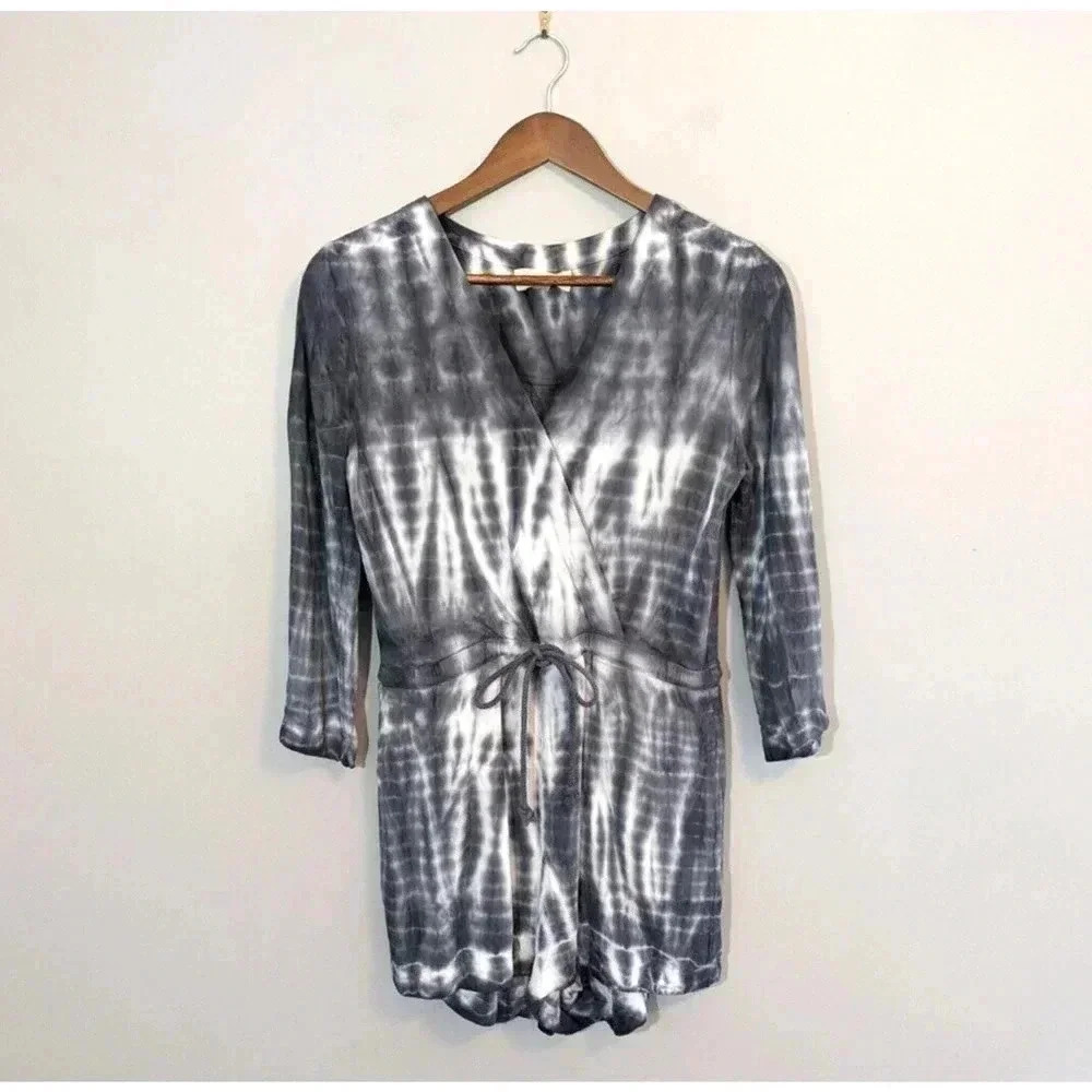 Cloth & Stone Gray Tie Dye 3/4 Sleeve Faux Wrap Romper Size XS Surplice V Neck